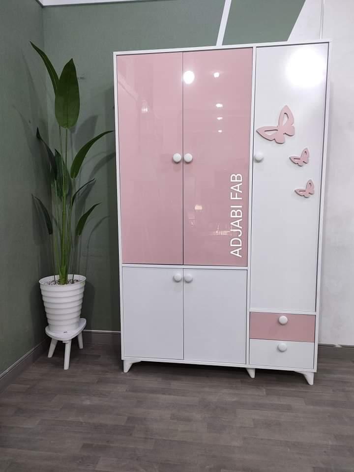 ARMOIRE.OMH